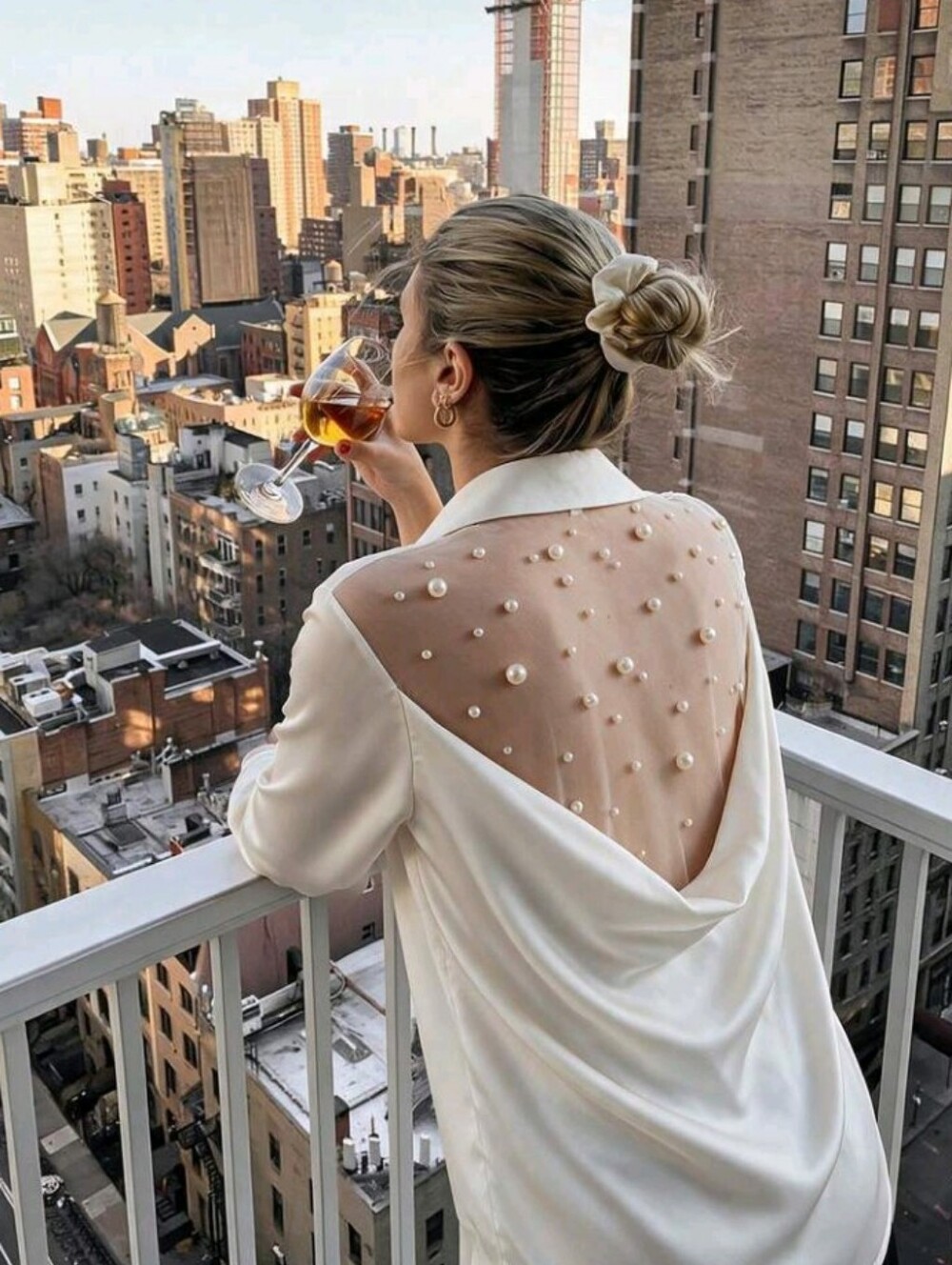 Women's Romantic Elegant Long Sleeve Backless Pearl Blouse, Suitable For Party